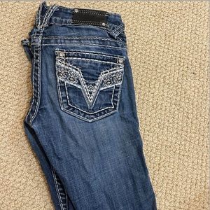 Vigoss Y2k low waisted bejeweled jeans!